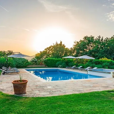 Casal Parro 6, Emma 빌라 페루자