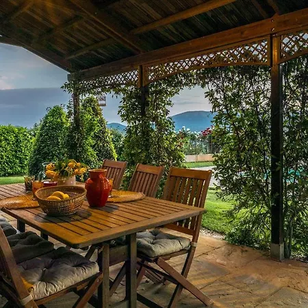 Villa Casal Parro 6, Emma