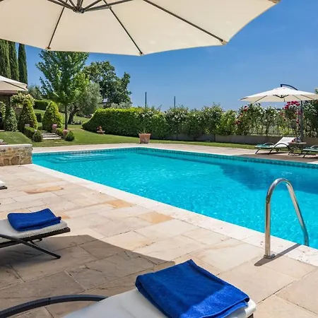 Villa Casal Parro 6, Emma