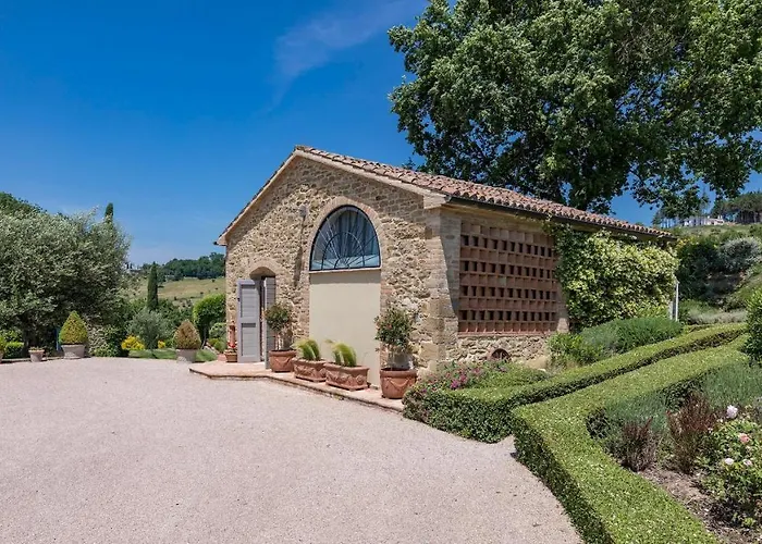 Casal Parro 6, Emma Villa *