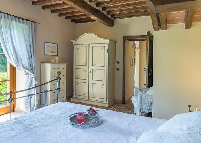 Villa Casal Parro 6, Emma Perúgia